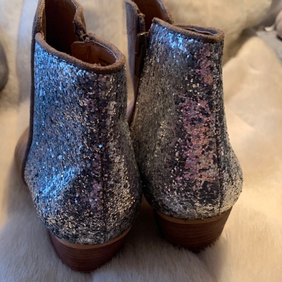 Kelso Dagger booties with sparkles - Picture 3 of 6